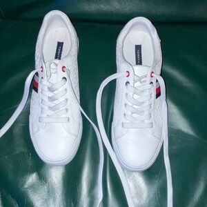 Tommy Hilfiger ladies sneakers size 6